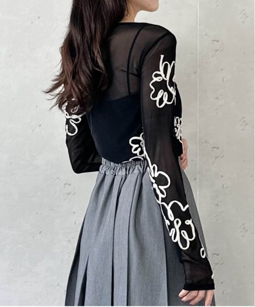 Per sist ence(パーシエンス)の「シアーフラワーコード刺繍プルオーバー(Tシャツ/カットソー・レディース・アイボリー/チャコールグレー/ブラック・FREE)」の18枚目の写真
