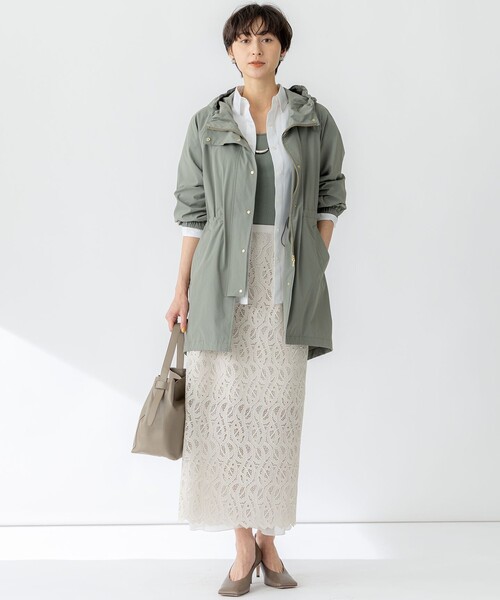 23区 S(ニジュウサンクチイサイサイズ)の「【撥水加工】ナイロン2WAYストレッチ フーデットアウター(ナイロンジャケット・レディース・グレー系/カーキ系/ベージュ系・30/32/34)」の9枚目の写真