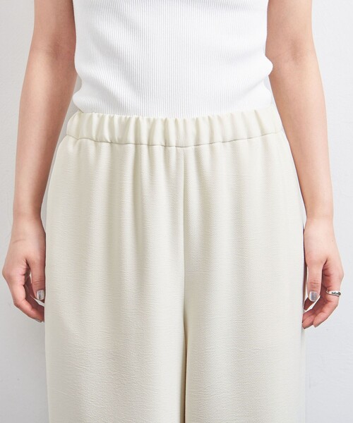 UNITED ARROWS（ユナイテッドアローズ）の「COMFY ストレート イージーパンツ WHITE -UVカット ウォッシャブル-（その他パンツ・レディース・オフホワイト・34/36/38）」の8枚目の写真
