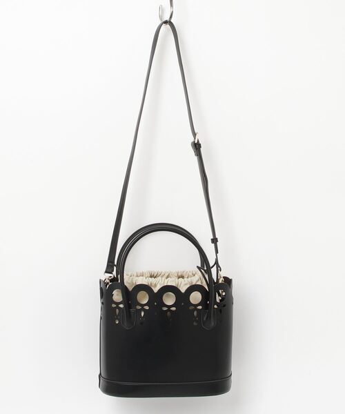 artemis by DIANA(アルテミスバイダイアナ)の「スカラップデザイン インナーバッグ付きハンドバッグ(ハンドバッグ・レディース・ブラック/アイボリー/イエロー・FREE)」の20枚目の写真