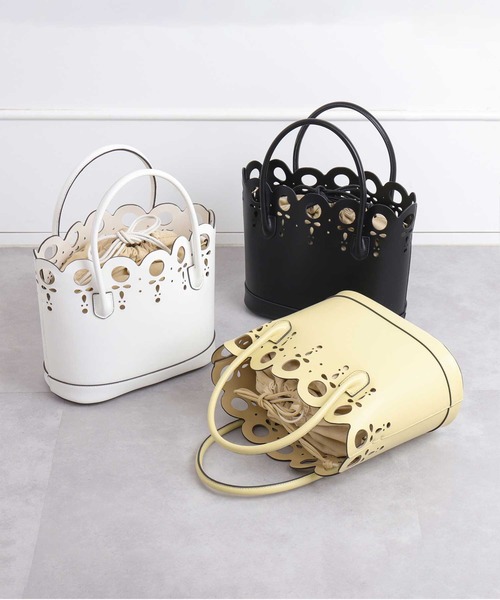 artemis by DIANA(アルテミスバイダイアナ)の「スカラップデザイン インナーバッグ付きハンドバッグ(ハンドバッグ・レディース・ブラック/アイボリー/イエロー・FREE)」の6枚目の写真