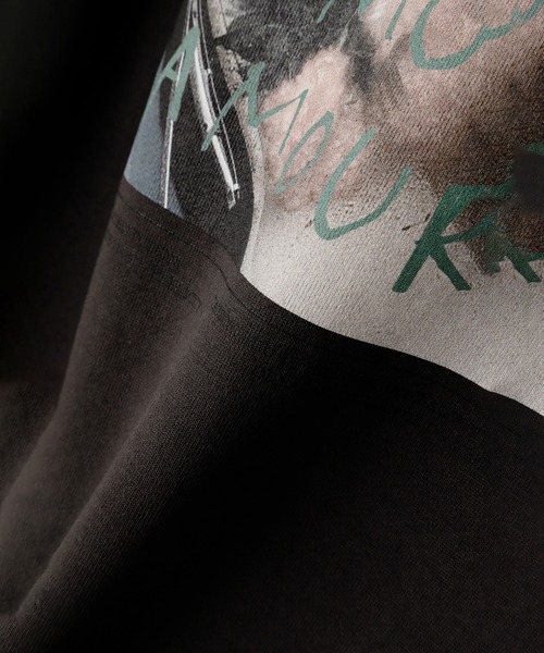 ROSE BUD（ローズバッド）の「【WEB・一部店舗限定】PHOT PRINT SWEAT（スウェット・レディース・ブラック/グレー・ONE SIZE）」の9枚目の写真