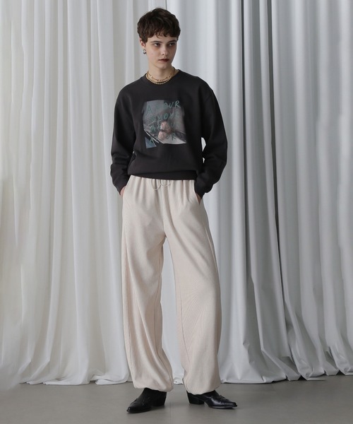 ROSE BUD（ローズバッド）の「【WEB・一部店舗限定】PHOT PRINT SWEAT（スウェット・レディース・ブラック/グレー・ONE SIZE）」の3枚目の写真