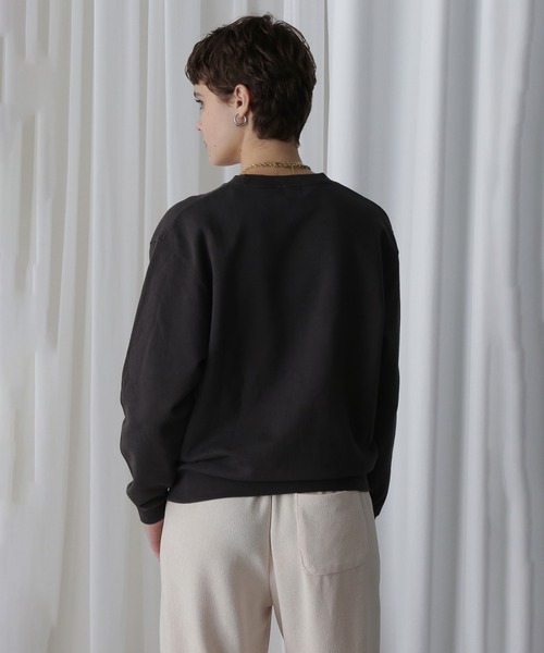 ROSE BUD（ローズバッド）の「【WEB・一部店舗限定】PHOT PRINT SWEAT（スウェット・レディース・ブラック/グレー・ONE SIZE）」の8枚目の写真