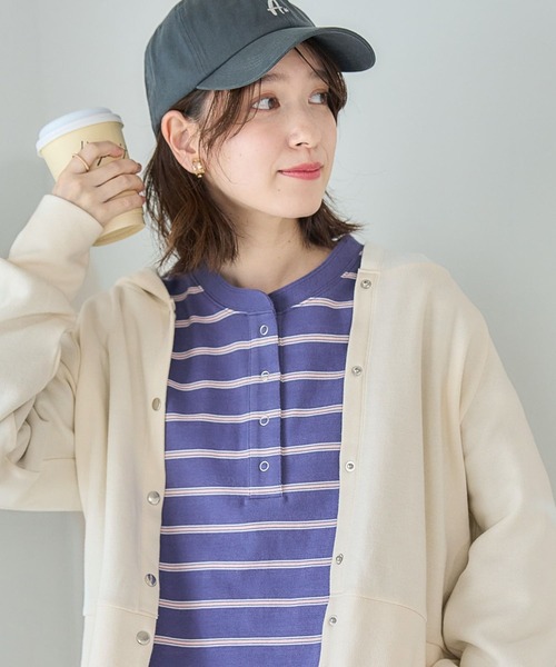 studio CLIP（スタディオクリップ）の「【ONKUL掲載商品】ヘンリーネックマルチボーダープルオーバー（Tシャツ/カットソー・レディース・ネイビー/スモーク/レッド・FREE）」の2枚目の写真