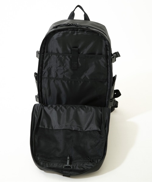 NEW ERA（ニューエラ）の「【NEW ERA/ニューエラ】SMART PACK スマートパック TPU（バックパック/リュック・メンズ・ブラック・FREE）」の10枚目の写真