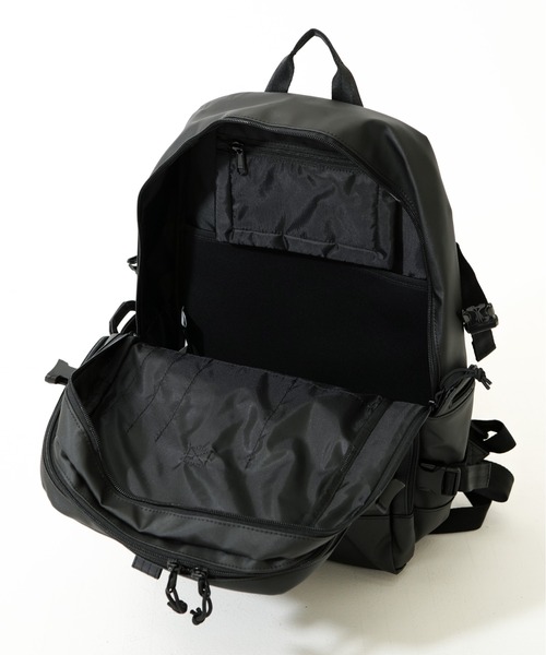 NEW ERA（ニューエラ）の「【NEW ERA/ニューエラ】SMART PACK スマートパック TPU（バックパック/リュック・メンズ・ブラック・FREE）」の13枚目の写真