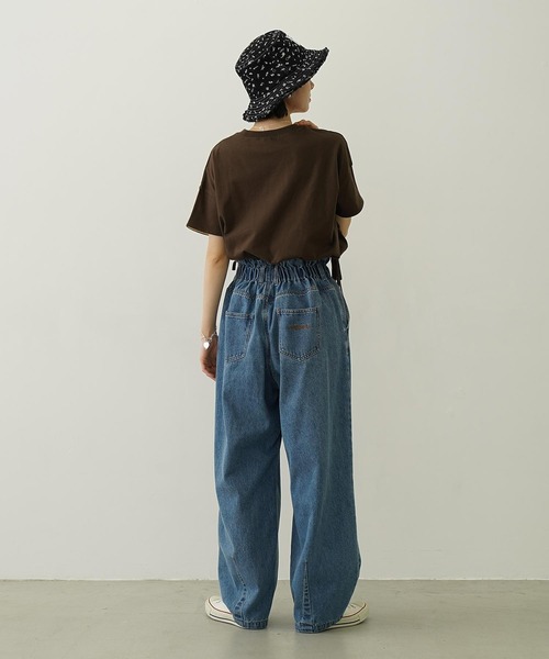 MILKFED.（ミルクフェド）の「TUCK DENIM PANTS（デニムパンツ・レディース・ライトブルー/ライトインディゴブルー/オフホワイト・M/S）」の5枚目の写真