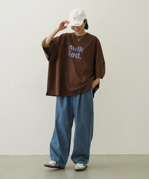 MILKFED.（ミルクフェド）の「TUCK DENIM PANTS（デニムパンツ・レディース・ライトブルー/ライトインディゴブルー/オフホワイト・M/S）」の8枚目の写真