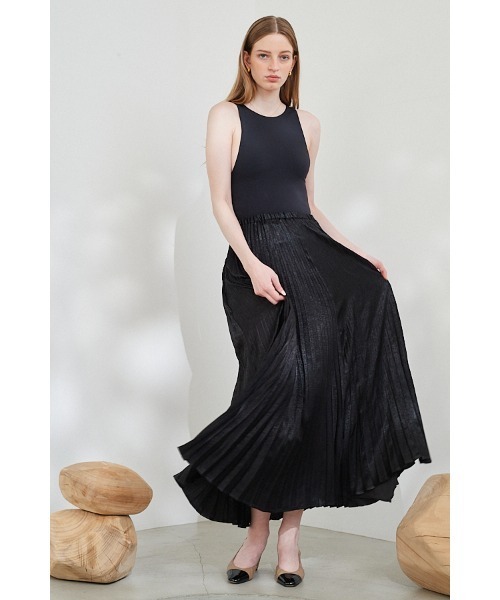 Estella.K(エステラケー)の「Siena Pleated Skirt シャイニーアコーディオンプリーツスカート(スカート・レディース・アイボリー/ブラック/シルバー・FREE)」の10枚目の写真