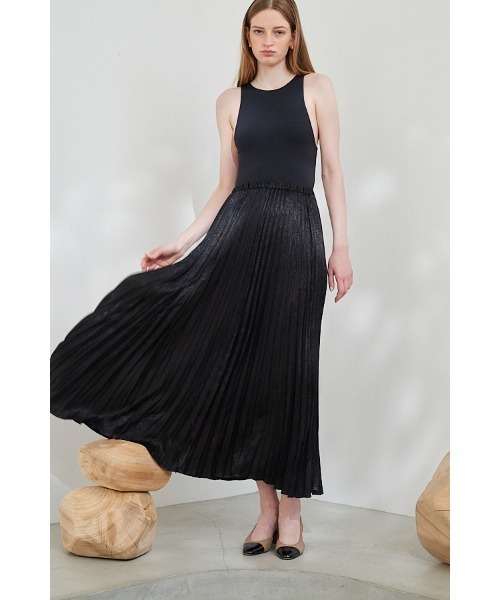 Estella.K(エステラケー)の「Siena Pleated Skirt シャイニーアコーディオンプリーツスカート(スカート・レディース・アイボリー/ブラック/シルバー・FREE)」の12枚目の写真