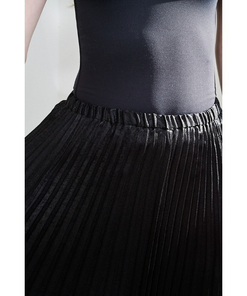 Estella.K(エステラケー)の「Siena Pleated Skirt シャイニーアコーディオンプリーツスカート(スカート・レディース・アイボリー/ブラック/シルバー・FREE)」の14枚目の写真