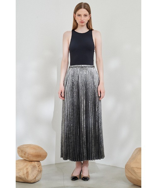 Estella.K(エステラケー)の「Siena Pleated Skirt シャイニーアコーディオンプリーツスカート(スカート・レディース・アイボリー/ブラック/シルバー・FREE)」の16枚目の写真
