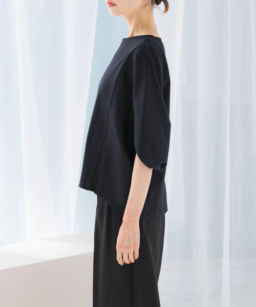URBAN RESEARCH ROSSO WOMEN(アーバンリサーチ ロッソ)の「『一部WEB限定カラー』汗染防止5分袖ドルマンプルオーバー(Tシャツ/カットソー・レディース・グレー系その他/オフホワイト/ブルー/ネイビー/ブラウン/ボルドー・FREE)」の7枚目の写真