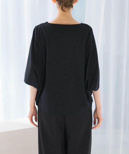 URBAN RESEARCH ROSSO WOMEN(アーバンリサーチ ロッソ)の「『一部WEB限定カラー』汗染防止5分袖ドルマンプルオーバー(Tシャツ/カットソー・レディース・グレー系その他/オフホワイト/ブルー/ネイビー/ブラウン/ボルドー・FREE)」の8枚目の写真