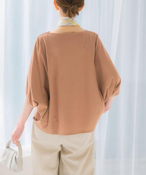 URBAN RESEARCH ROSSO WOMEN（アーバンリサーチ　ロッソ）の「『一部WEB限定カラー』汗染防止5分袖ドルマンプルオーバー（Tシャツ/カットソー・レディース・グレー系その他/オフホワイト/ブルー/ネイビー/ブラウン/ボルドー・FREE）」の15枚目の写真