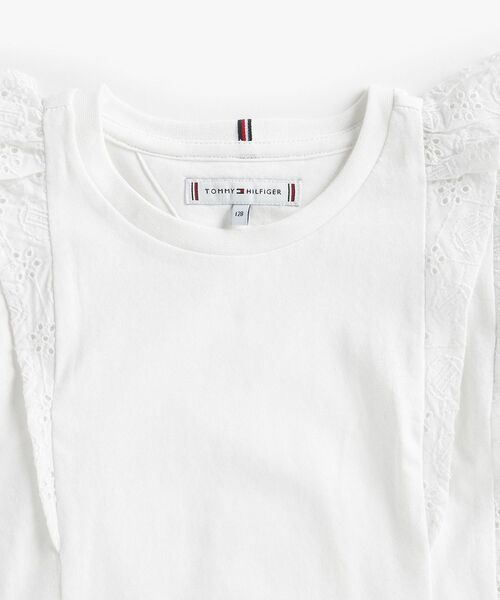 TOMMY HILFIGER(トミーヒルフィガー)の「GIRLS ブローダリーアングレーズトップ(その他トップス・キッズ・ホワイト・160cm/140cm/150cm/130cm)」の3枚目の写真