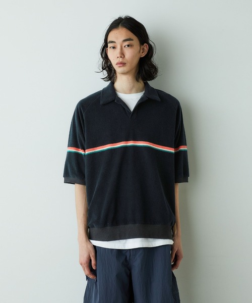 NANO universe(ナノユニバース)の「「HOTEL PALACE」オテルパラス レトロボーダーパイルスキッパーシャツ(Tシャツ/カットソー・メンズ・ブラック/ホワイト・M/L)」の2枚目の写真