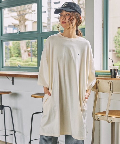 MONO-MART LADY'S(モノマートレディース)の「ナンバリング刺繍 ビッグシルエット半袖Tシャツ / ミニワンピース(ワンピース・レディース・ネイビー/スミクロ/アイボリー・FREE)」の7枚目の写真
