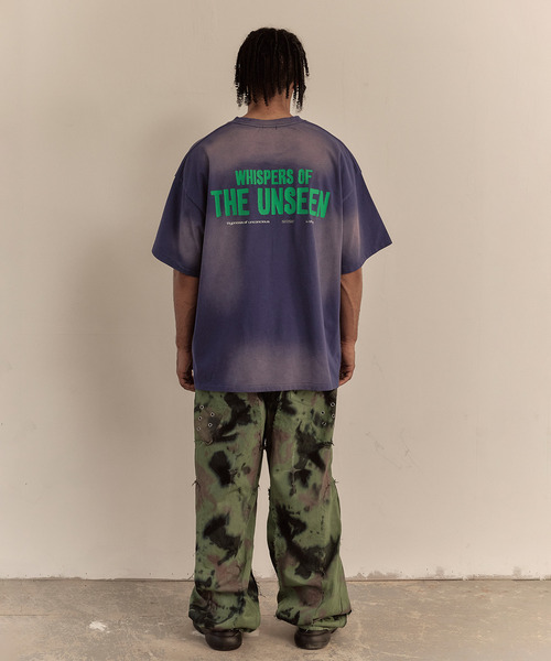 LIBERE（リベーレ）の「LIBERE リベーレ / WHISPERS OF THE UNSEEN T-SHIRT ウィスパーグラフィックプリントビッグシルエットTシャツ / 251210-251211（Tシャツ/カットソー・メンズ・ブラック/ブルー・LARGE/MEDIUM/SMALL）」の17枚目の写真