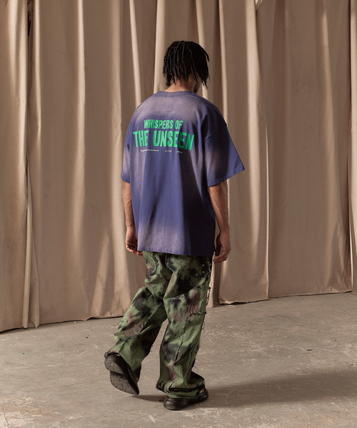 LIBERE（リベーレ）の「LIBERE リベーレ / WHISPERS OF THE UNSEEN T-SHIRT ウィスパーグラフィックプリントビッグシルエットTシャツ / 251210-251211（Tシャツ/カットソー・メンズ・ブラック/ブルー・LARGE/MEDIUM/SMALL）」の5枚目の写真