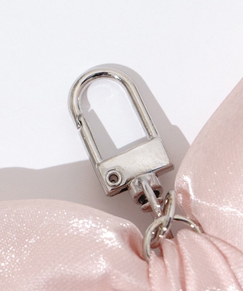 flower（フラワー）の「サテンピローリボンチャーム（キーホルダー・レディース・ピンク/ブラック・FREE）」の5枚目の写真
