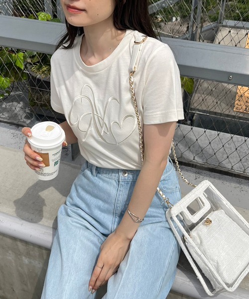 one after another NICE CLAUP（ワンアフターアナザーナイスクラップ）の「イニシャルビッグロゴ刺繍Tシャツ/リバイバル【ZOZO限定商品】（Tシャツ/カットソー・レディース・ピンク/アイボリー/ホワイト×ブラック/サックスブルー/チャコールグレー・FREE）」の22枚目の写真