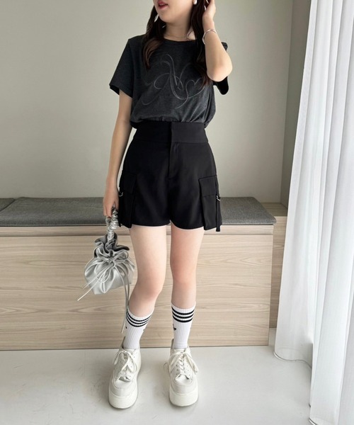 one after another NICE CLAUP（ワンアフターアナザーナイスクラップ）の「イニシャルビッグロゴ刺繍Tシャツ/リバイバル【ZOZO限定商品】（Tシャツ/カットソー・レディース・ピンク/アイボリー/ホワイト×ブラック/サックスブルー/チャコールグレー・FREE）」の18枚目の写真