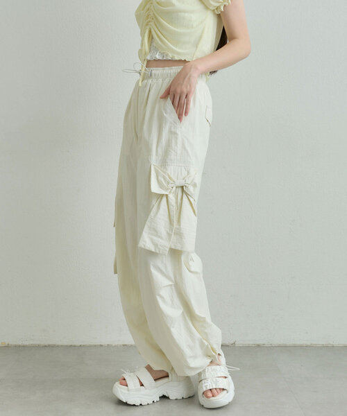 OLIVE des OLIVE（オリーブデオリーブ）の「映えカーゴパンツ（カーゴパンツ・レディース・イエロー/サックスブルー/オフホワイト・FREE）」の10枚目の写真
