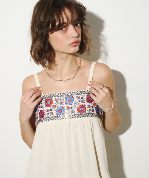 ⭐︎miiさま専用⭐︎bonjour diary PIA DRESS刺繍ワンピース Cotton Jacquard Marigold Print Shirring Dress | Pasand by ne