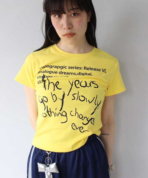 SANSeLF(サンセルフ)の「【SANSeLF】 ハンドライトTシャツ sanw25s079(Tシャツ/カットソー・レディース・グレー/ブラック/ホワイト/イエロー・FREE)」の6枚目の写真