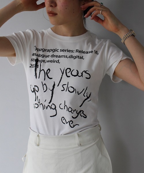 SANSeLF(サンセルフ)の「【SANSeLF】 ハンドライトTシャツ sanw25s079(Tシャツ/カットソー・レディース・グレー/ブラック/ホワイト/イエロー・FREE)」の17枚目の写真