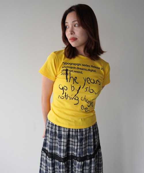 SANSeLF(サンセルフ)の「【SANSeLF】 ハンドライトTシャツ sanw25s079(Tシャツ/カットソー・レディース・グレー/ブラック/ホワイト/イエロー・FREE)」の21枚目の写真