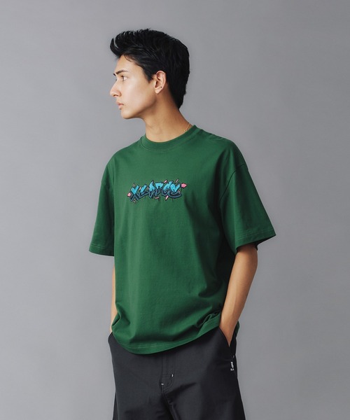XLARGE(エクストララージ)の「AEROSOL GAFFITI S/S TEE(Tシャツ/カットソー・メンズ・ホワイト/ブラック/グリーン・L/S/M/XL)」の10枚目の写真