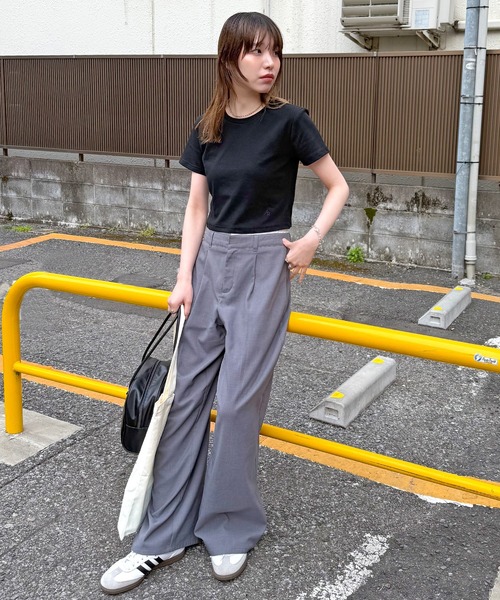 ABYS（アビス）の「ワンポイント刺繍クロップドTシャツ（Tシャツ/カットソー・レディース・ブラック/ホワイト/オレンジ・FREE）」の5枚目の写真