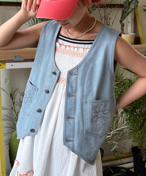HELLO.SANFRANCISCO（ハローサンフランシスコ）の「【HELLO.SANFRANCISCO】衿取り外しデニムベスト（ベスト・レディース・サックスブルー・ONE SIZE）」の12枚目の写真