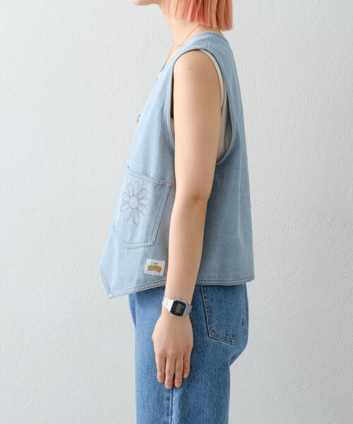 HELLO.SANFRANCISCO（ハローサンフランシスコ）の「【HELLO.SANFRANCISCO】衿取り外しデニムベスト（ベスト・レディース・サックスブルー・ONE SIZE）」の19枚目の写真