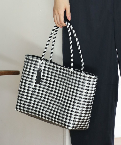 コクーン カーブハンドルバッグ （White） -CHARLES & KEITH