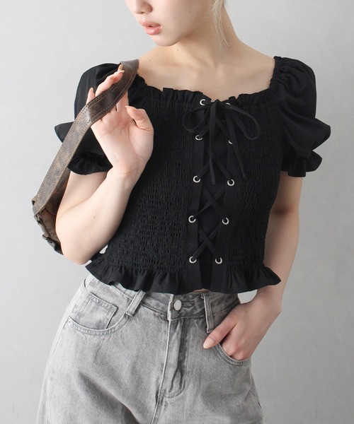 SpRay(スプレイ)の「レースアップオフショルショートスリーブブラウス(シャツ/ブラウス・レディース・ブラック×ホワイト/アイボリー/ブラック/オフホワイト・FREE)」の3枚目の写真