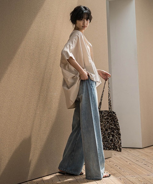 MAYSON GREY(メイソングレイ)の「キャンブリックバックギャザー刺繍ブラウス≪手洗い可能≫(シャツ/ブラウス・レディース・ブラック/オフホワイト/ネイビー/ベージュ・M)」の20枚目の写真
