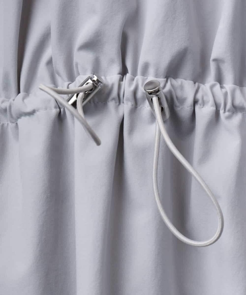 MICHEL KLEIN（ミッシェル・クラン）の「[機能性素材]スピンドルデザインワンピース（ワンピース・レディース・ライトグレー/チャコールグレー・38）」の16枚目の写真