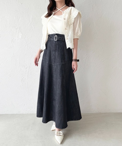 apres jour（アプレジュール）の「ベルトヨークフレアデニムスカート【ZOZOTOWN限定アイテム】（デニムスカート・レディース・インディゴブルー/ブラック・マルチサイズ）」の2枚目の写真