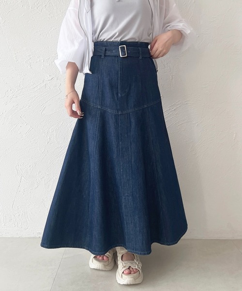 apres jour（アプレジュール）の「ベルトヨークフレアデニムスカート【ZOZOTOWN限定アイテム】（デニムスカート・レディース・インディゴブルー/ブラック・マルチサイズ）」の12枚目の写真