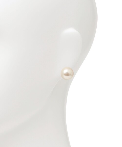 SHIPS Colors(シップス カラーズ)の「16mm パールモチーフ ピアス◇(ピアス(両耳用)・レディース・オフホワイト・ONE SIZE)」の3枚目の写真