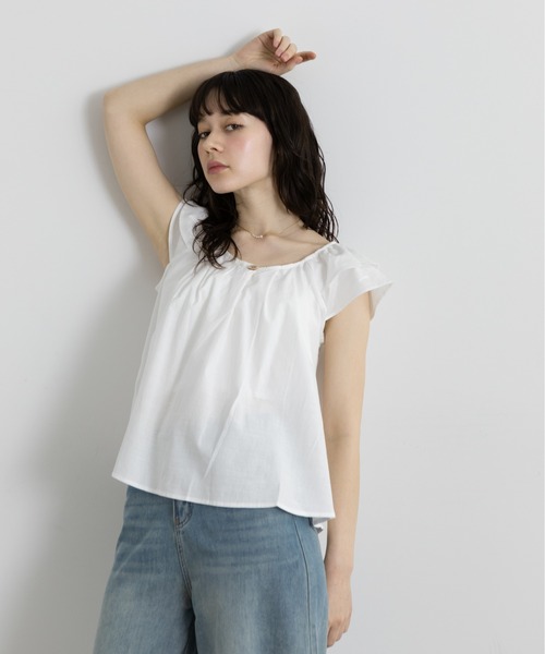 Lunea（ルネア）の「2wayダブルフリル袖ブラウス（シャツ/ブラウス・レディース・ブルー/ホワイト/マスタード・FREE）」の15枚目の写真