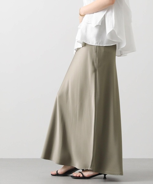 Gready Brilliant（グレディブリリアン）の「サテンバイアスフレアスカート（スカート・レディース・ブラック/グレイッシュベージュ/ライトベージュ・38）」の17枚目の写真