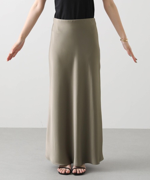 Gready Brilliant（グレディブリリアン）の「サテンバイアスフレアスカート（スカート・レディース・ブラック/グレイッシュベージュ/ライトベージュ・38）」の20枚目の写真