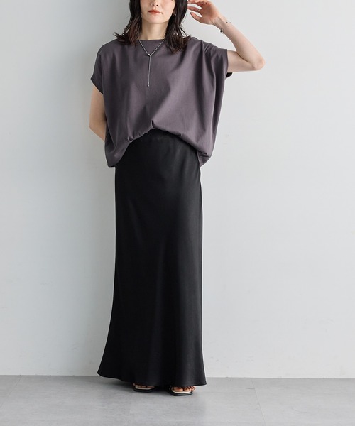 for/c（フォーシー）の「サテンAラインスカート【サスティナブル】（スカート・レディース・チャコール/ブラック/カーキ・M/LL/L）」の4枚目の写真