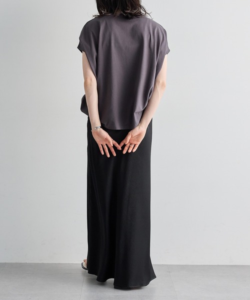 for/c（フォーシー）の「サテンAラインスカート【サスティナブル】（スカート・レディース・チャコール/ブラック/カーキ・M/LL/L）」の7枚目の写真