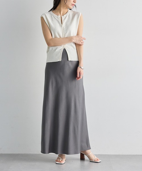 for/c（フォーシー）の「サテンAラインスカート【サスティナブル】（スカート・レディース・チャコール/ブラック/カーキ・M/LL/L）」の12枚目の写真